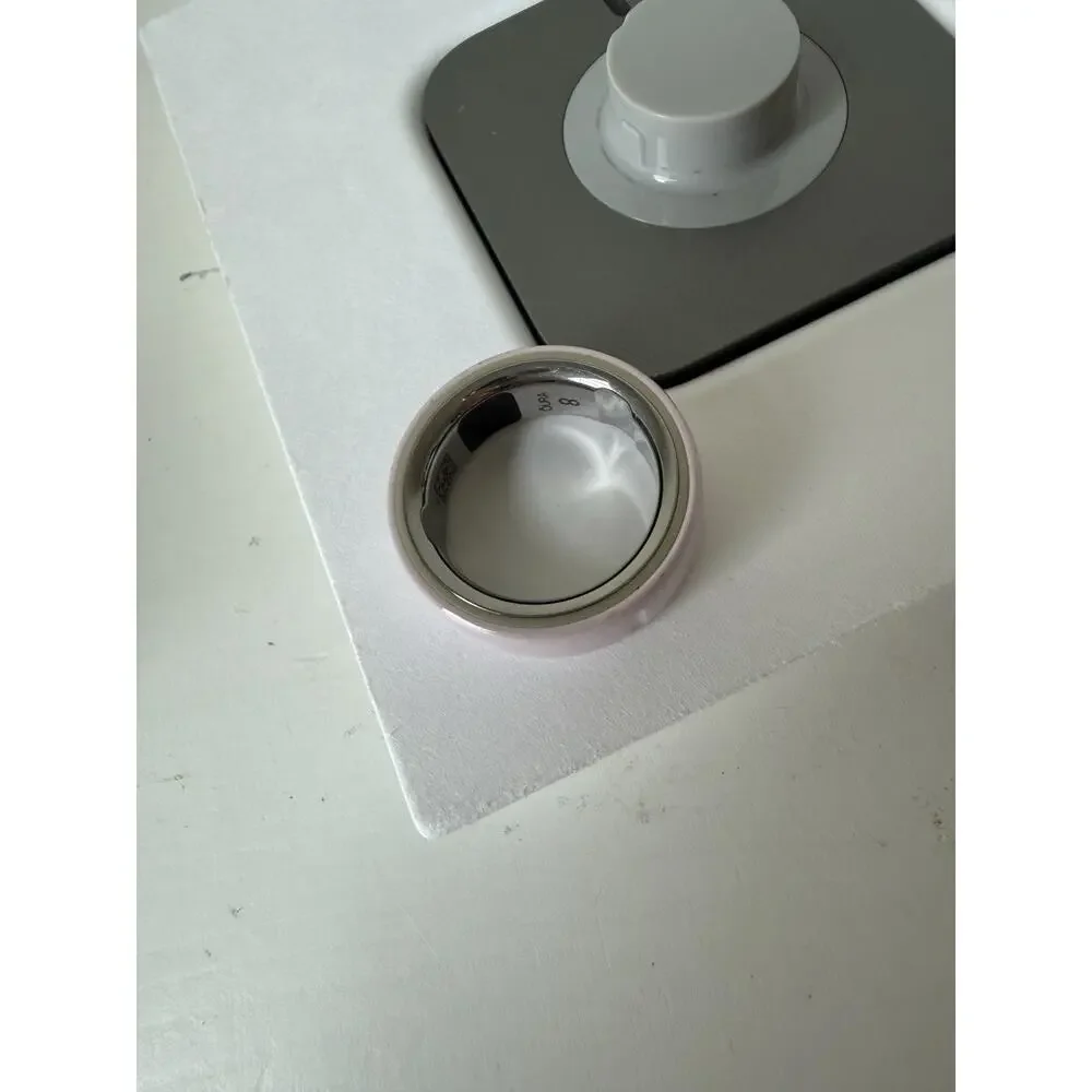 Oura Ring Gen 4, Ceramic, Size 8, Cloud, Used in great condition